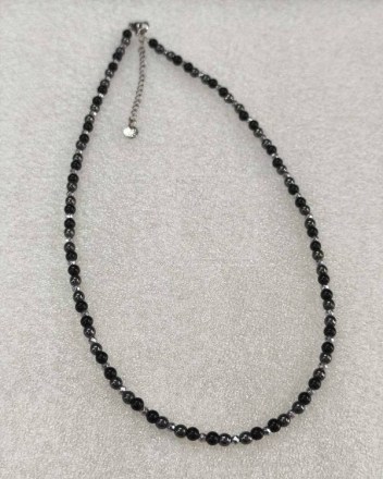 4  κολιε αιματητες στρογγυλες-, πολυγωνες (1)